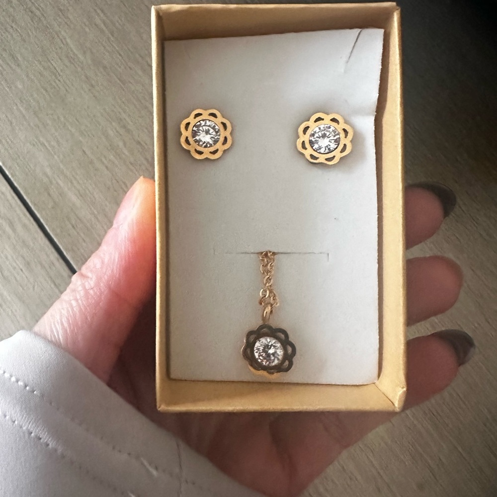 Elegant Gold and Silver Jewelry Set